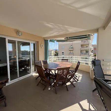 Des Belles Vue De Port Frejus,le Miramar, דירה *