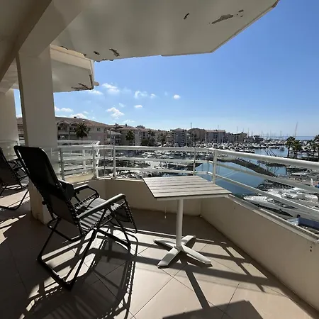 Des Belles Vue De Port Frejus,le Miramar, Fréjus