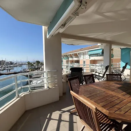 Des Belles Vue De Port Frejus,le Miramar, 아파트