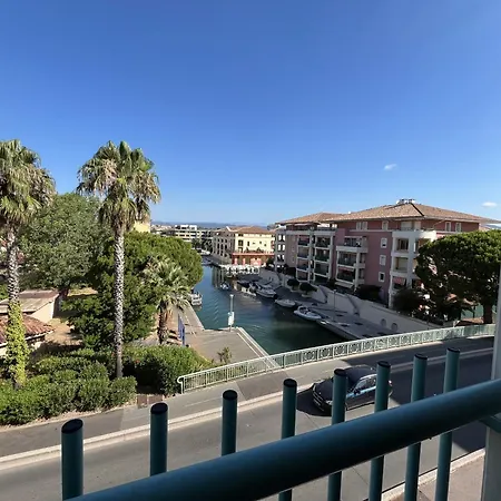 Des Belles Vue De Port Frejus,le Miramar, Fréjus